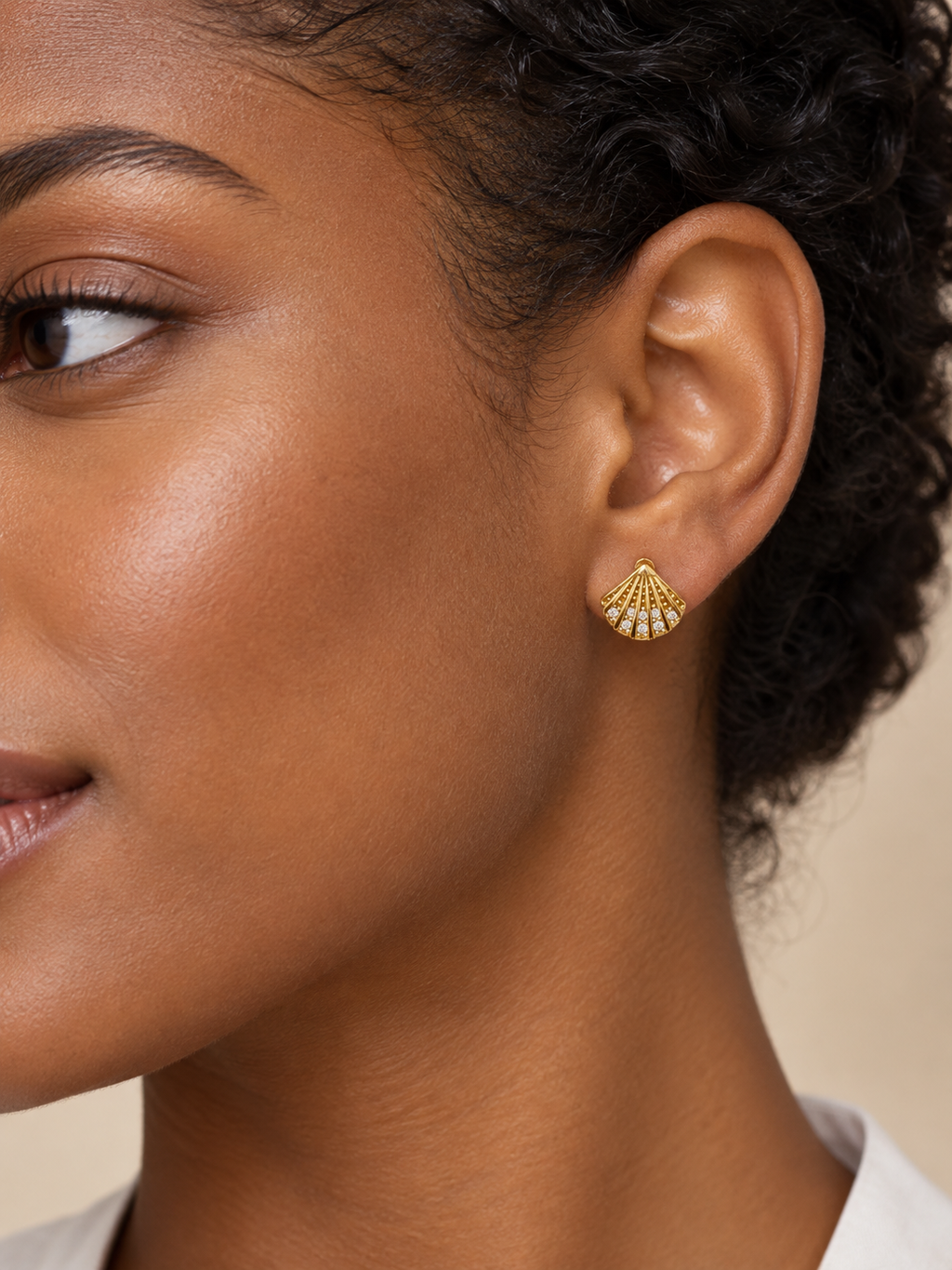 Broqueles Concha con Zirconias — modelo