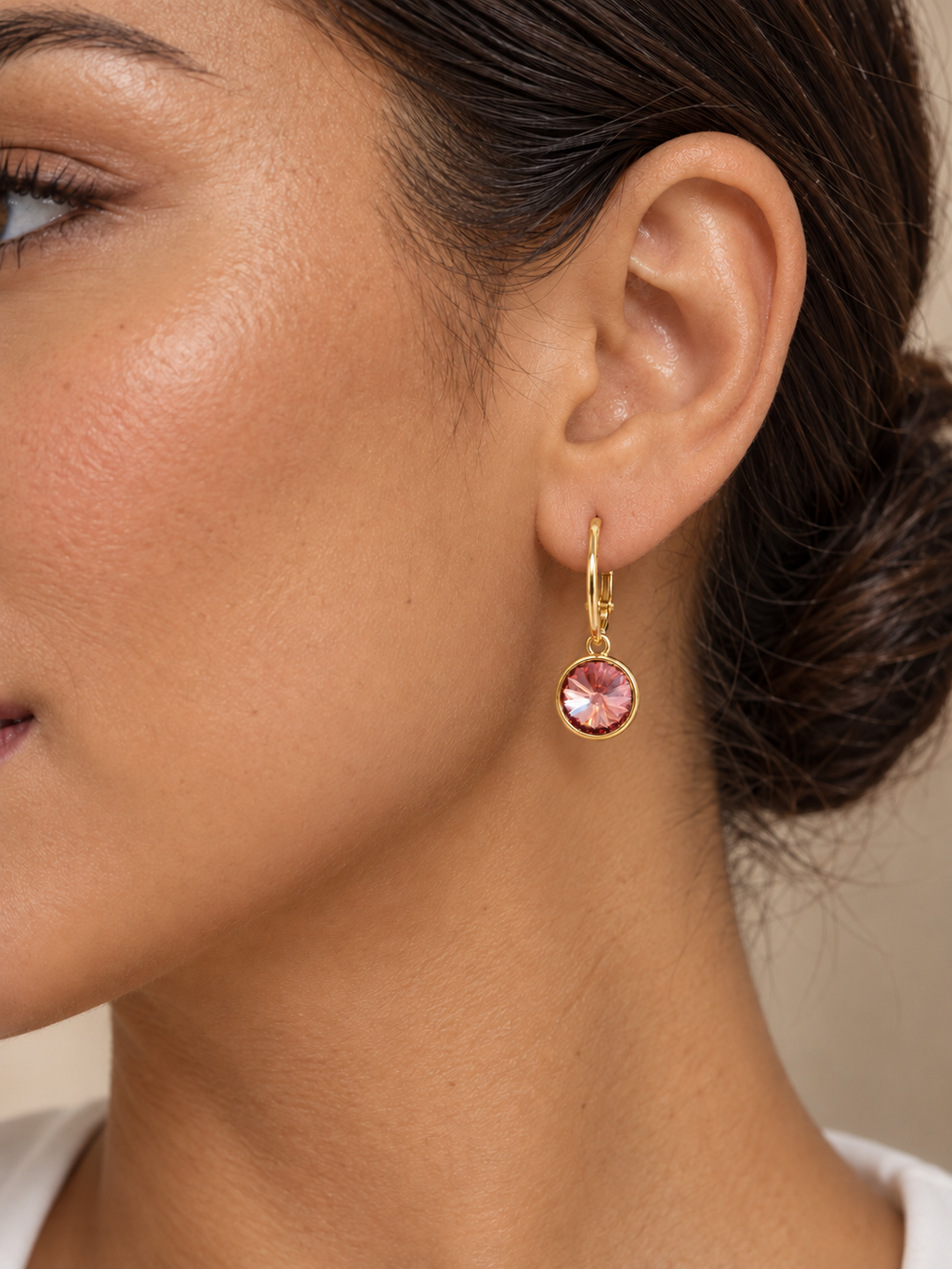 Aretes Aro con Colgante Rosa — modelo