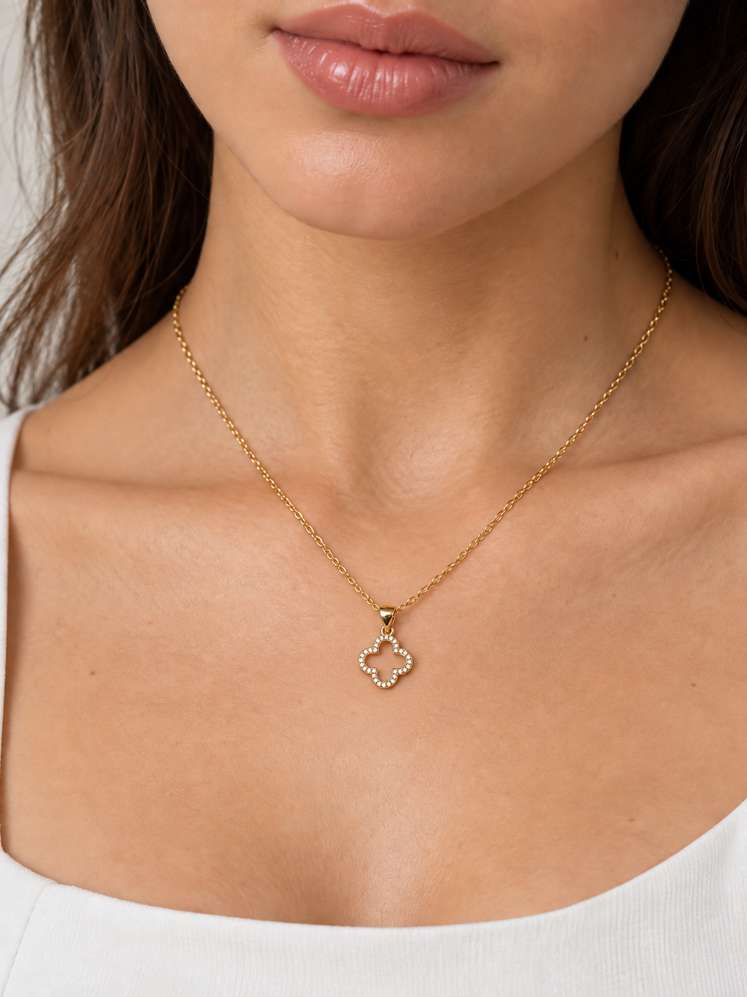 Dije Flor Calada con Zirconias — modelo